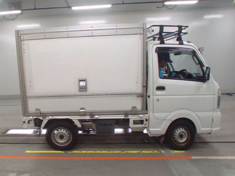 2015 Suzuki Carry Truck DA16T[2]