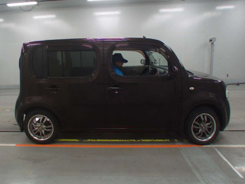 2015 Nissan Cube Z12[2]