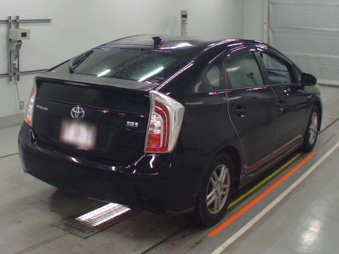 2012 Toyota Prius ZVW30[1]