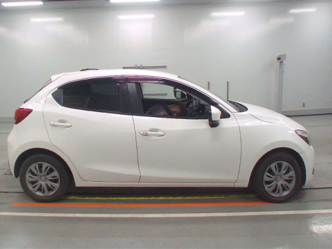 2015 Mazda Demio DJ5FS[2]