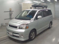 2006 Toyota Voxy