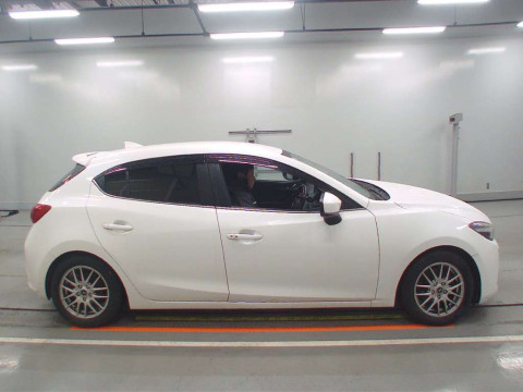 2016 Mazda Axela Sport BM2AS[2]