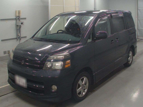 2005 Toyota Voxy AZR60G[0]