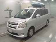 2007 Toyota Noah