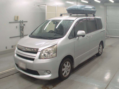 2007 Toyota Noah ZRR70W[0]