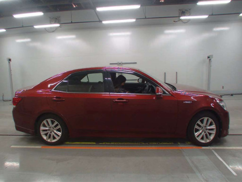 2013 Toyota Crown Hybrid AWS210[2]