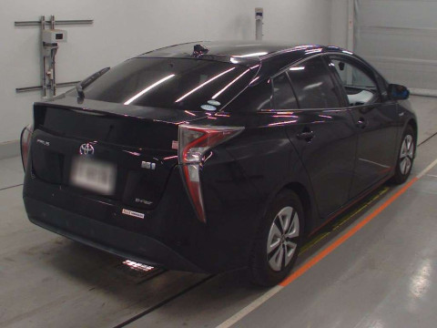 2016 Toyota Prius ZVW55[1]