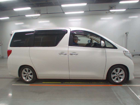 2010 Toyota Alphard GGH20W[2]