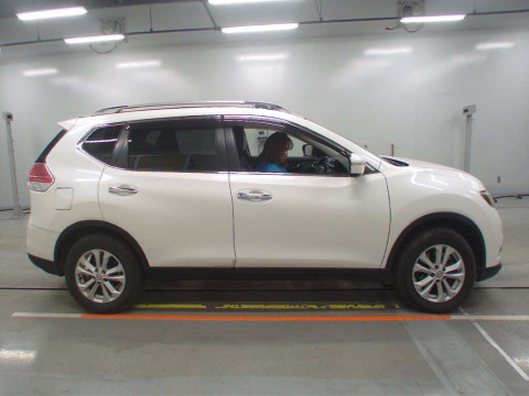 2014 Nissan X-Trail NT32[2]