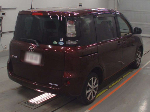 2013 Toyota Sienta NCP81G[1]