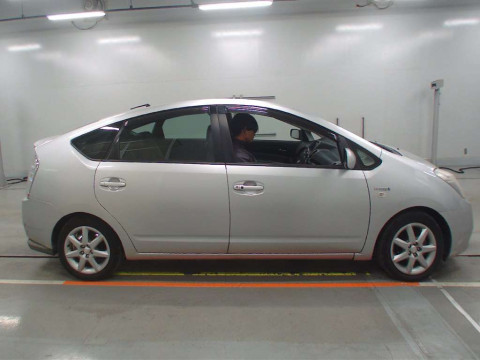 2007 Toyota Prius NHW20[2]