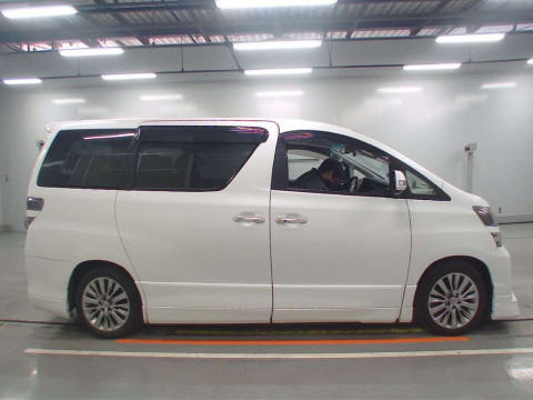 2013 Toyota Vellfire ANH20W[2]