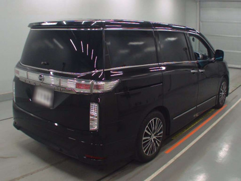 2014 Nissan Elgrand PE52[1]