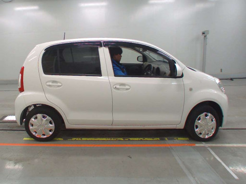 2014 Toyota Passo KGC30[2]