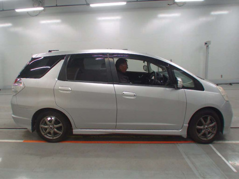 2014 Honda Fit Shuttle GG7[2]