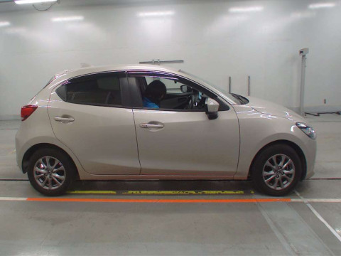 2022 Mazda Mazda2 DJLFS[2]