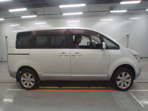 2012 Mitsubishi Delica D5 CV5W[2]