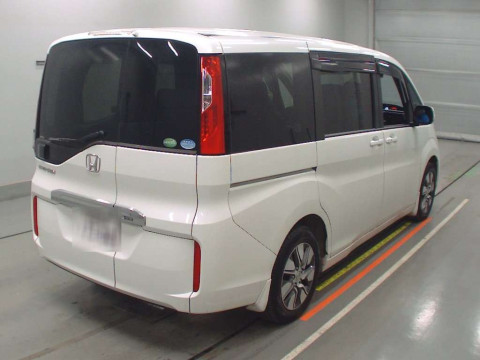 2015 Honda Step WGN RP2[1]