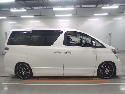 2013 Toyota Vellfire ANH20W[2]