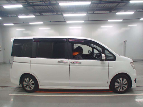 2014 Honda Step WGN Spada RK5[2]