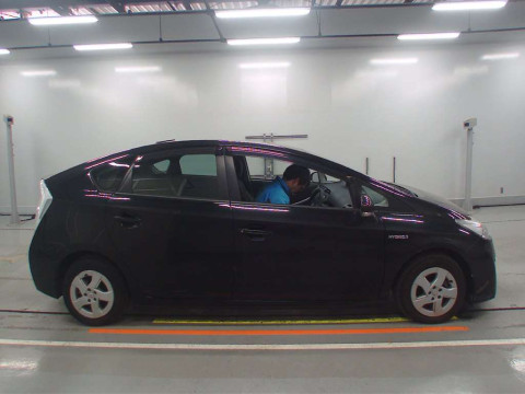 2011 Toyota Prius ZVW30[2]