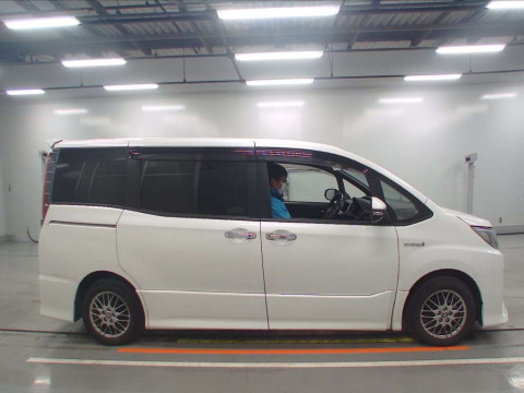 2019 Toyota Noah ZWR80W[2]