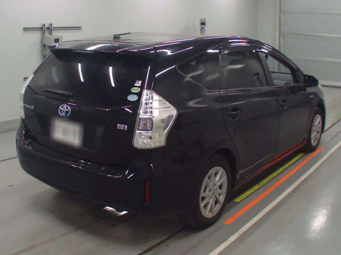 2014 Toyota Prius alpha ZVW41W[1]