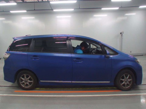 2013 Toyota Wish ZGE20W[2]