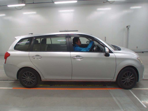 2012 Toyota Corolla Fielder NZE161G[2]