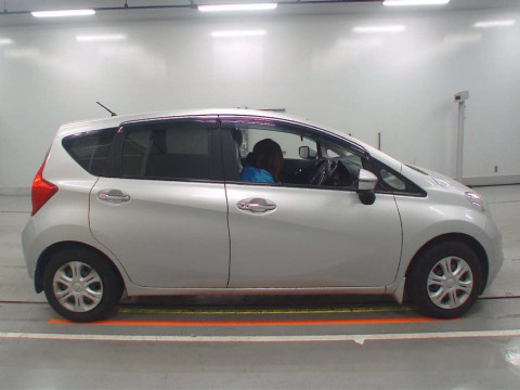 2016 Nissan Note E12[2]