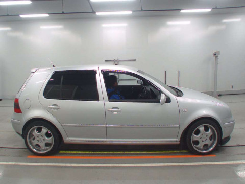 2003 Volkswagen Golf 1JAUM[2]