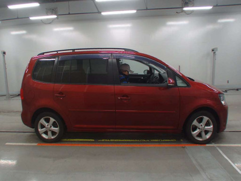 2014 Volkswagen Golf Touran 1TCTH[2]