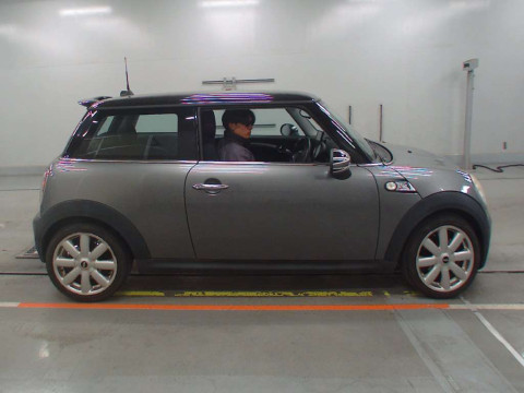 2010 Mini MINI SV16[2]