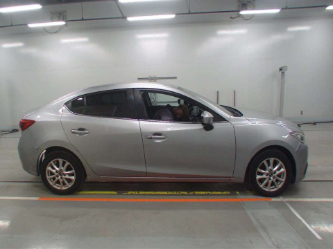 2013 Mazda Axela Hybrid BYEFP[2]