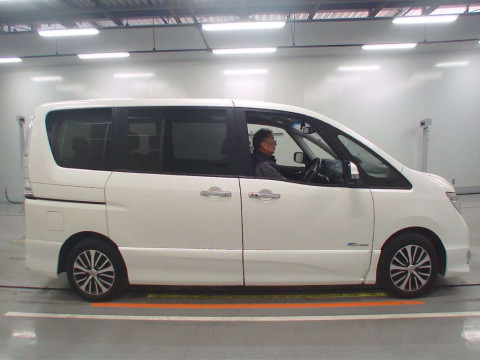 2014 Nissan Serena HFC26[2]