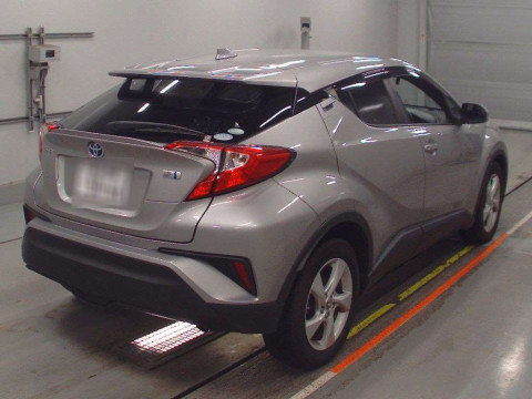 2017 Toyota C-HR ZYX10[1]