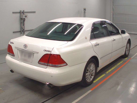 2004 Toyota Crown GRS180[1]