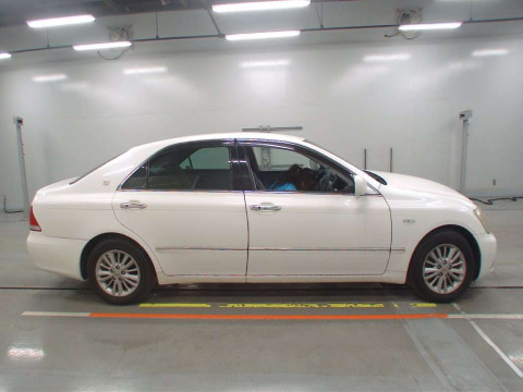 2004 Toyota Crown GRS180[2]