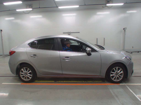 2014 Mazda Axela BM5FP[2]