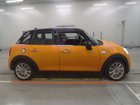 2017 Mini MINI XT20[2]