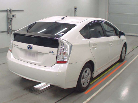 2010 Toyota Prius ZVW30[1]