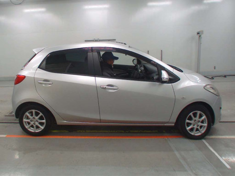 2012 Mazda Demio DEJFS[2]