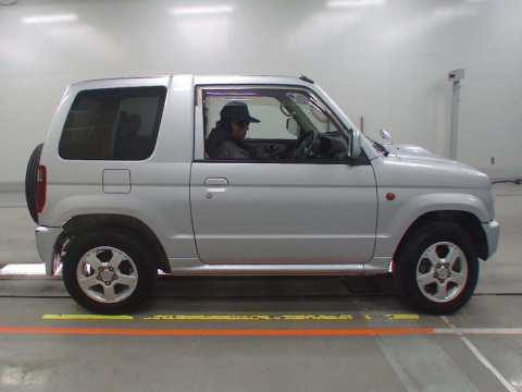 2007 Mitsubishi Pajero Mini H58A[2]