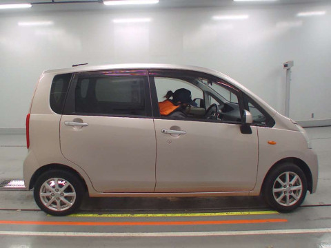 2012 Daihatsu Move LA100S[2]