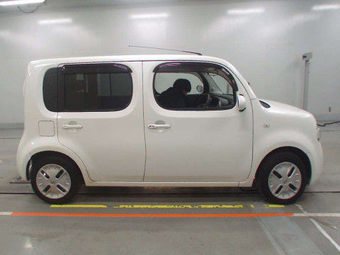 2014 Nissan Cube Z12[2]