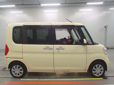 2015 Daihatsu Tanto LA600S[2]