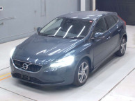 2018 Volvo V40