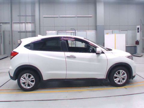 2015 Honda VEZEL RU1[2]