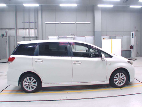 2010 Toyota Wish ZGE20W[2]