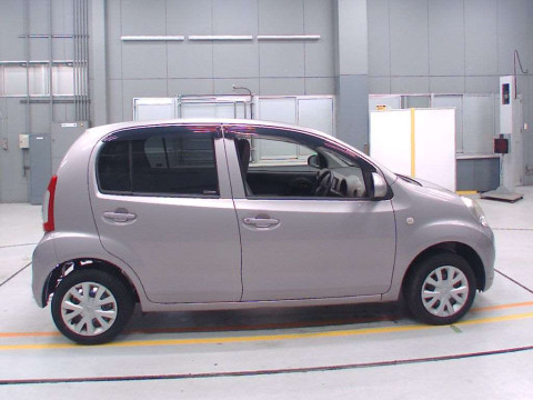 2015 Toyota Passo KGC30[2]